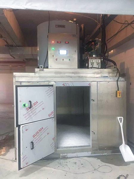 华豫兄弟8吨片冰机交付江苏某食品厂使用(图1)